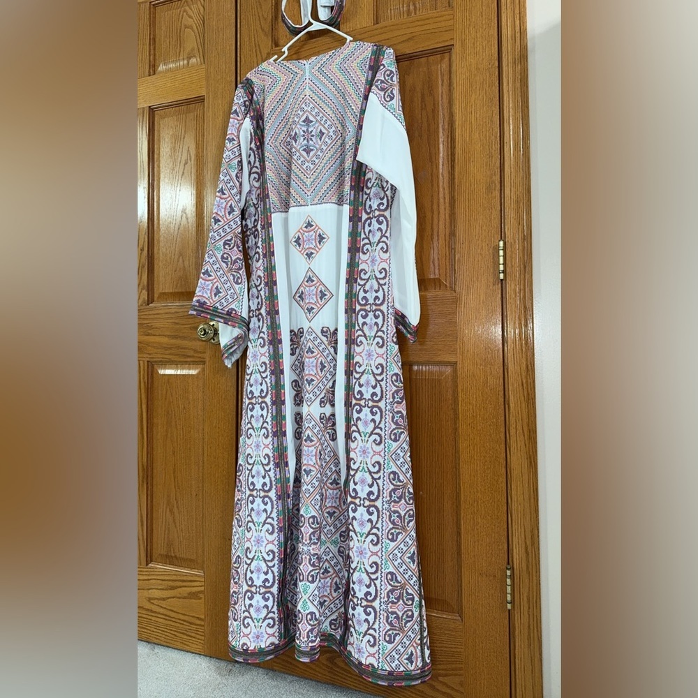 Palestinian Thobe White Purple Lilac Plus Size 5 / 2X Embroidered Formal Gown - Picture 15 of 16